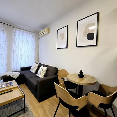 Charm Center Apartment